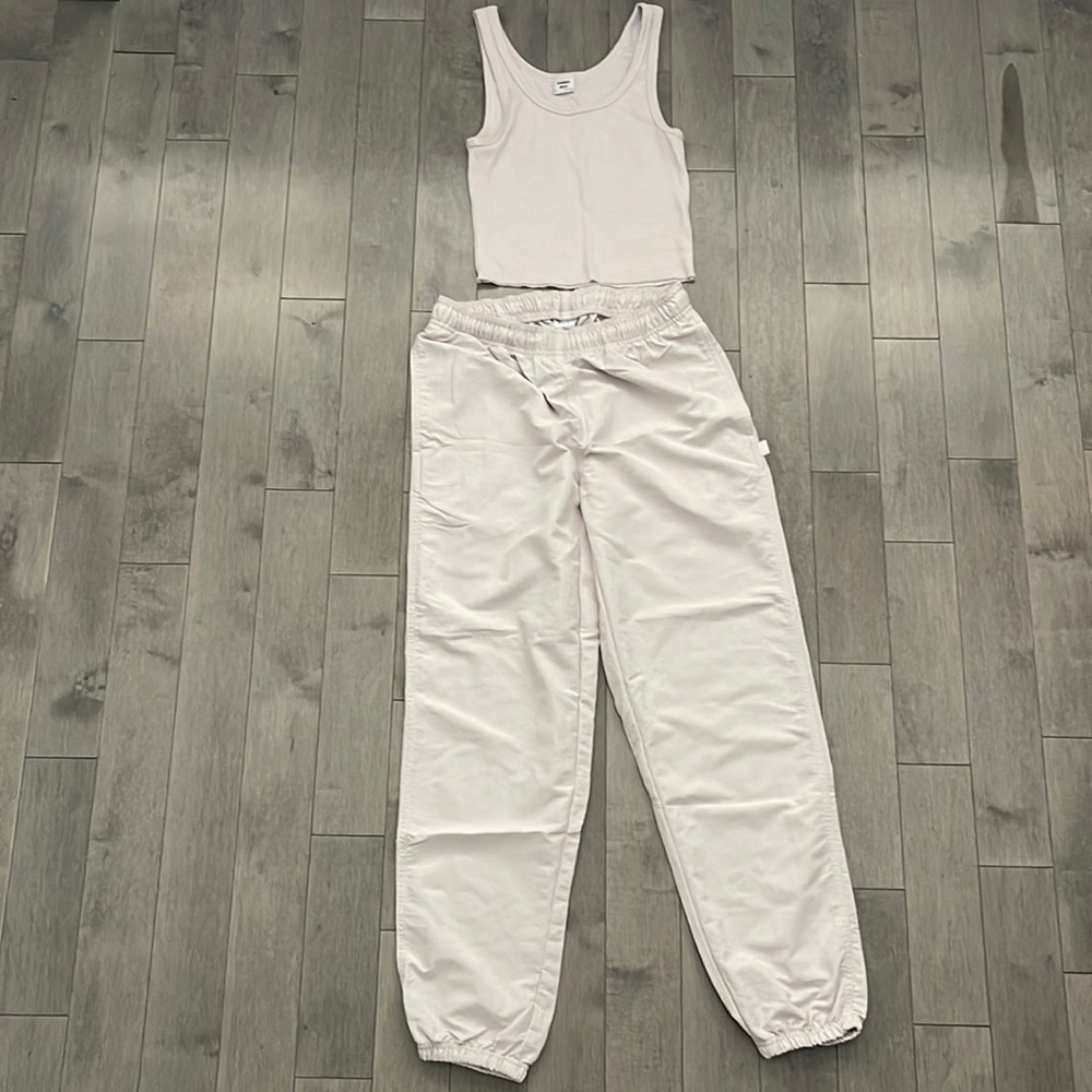 NWOT Aritzia TNA top. Just selling top - Picture 1 of 5